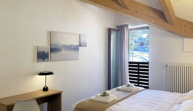 Splendid 4+2 attic with panoramic terrace overlooking the mountains (303)