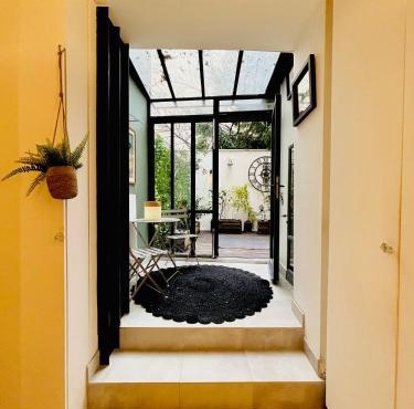 Splendid atypical loft st germain