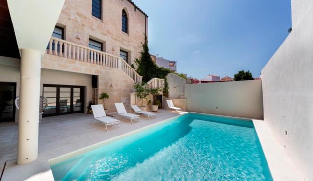 Splendid former Chapel with pool & jacuzzi