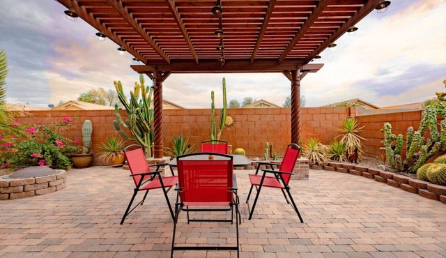 Splendid Home/Gated community/Pool/Hot Tub/Park