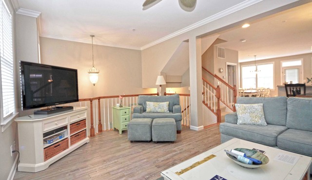 Splendid Luxury 5 Bedroom Townhouse with WiFi In Gated Community On Bayside With Indoor/Outdoor Pools, Private Beaches, Restaurant, And More Just Ten Minutes From Beach!
