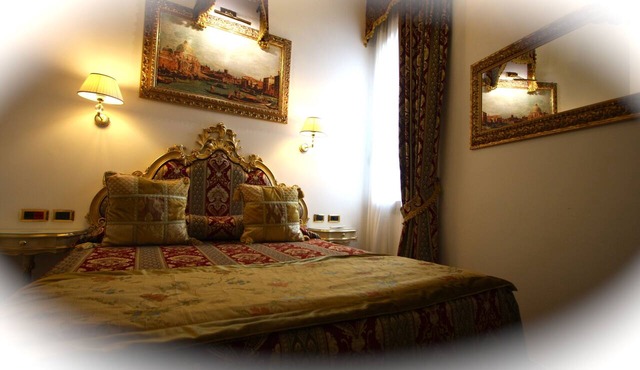 Splendid Star . San Marco Square Apt. - All inclusive Options. No Extras - WiFi