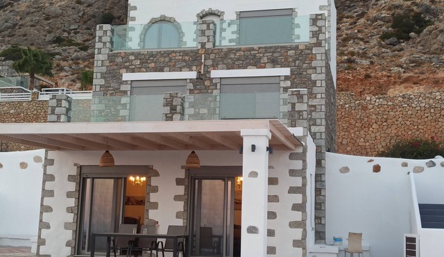 Splendid stone built villa for up to 8 people with private pool