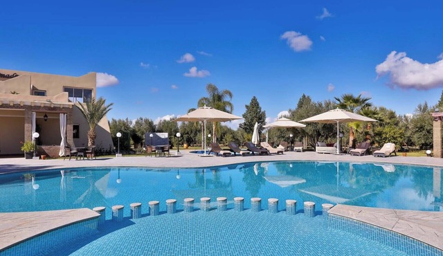 Splendid Villa in Marrakech with private Restaurant, Staff, Spa