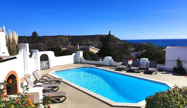 Splendid Villa with Private Pool and superb Sea Views, near restaurants & beach