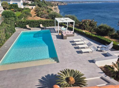 Splendida Villa con vista mozzafiato e piscina