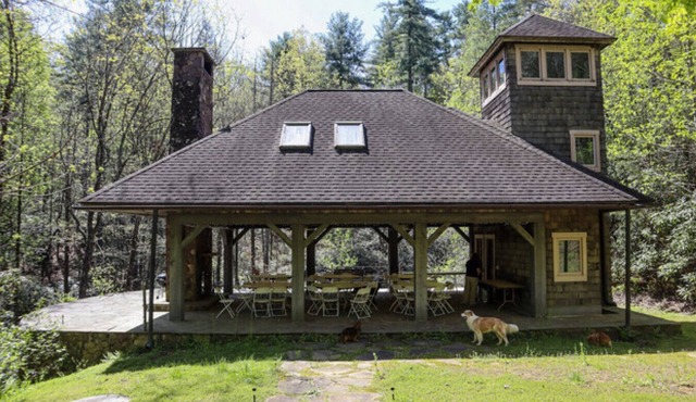 Splendor Mountain Shadow Pavillion