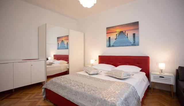 Split Center Beautiful Apartment