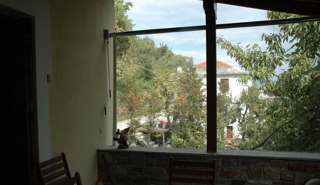 Split-level house in East Pelion