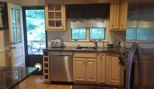 Split Level House (Top and Bottom Floor) in Hackensack, New Jersey 07601 NJ 0760