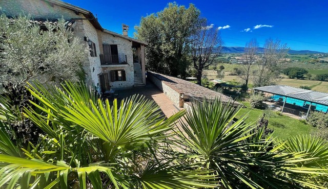 Spoleto Poolside - Sleeps 24