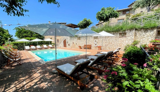 Spoleto Splash : Casetta/slps 4/5 Wifi/dishwasher - beautiful private garden