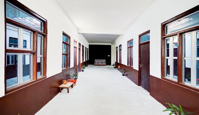 SPOT ON by OYO Hotel Lakshya Ghatampur