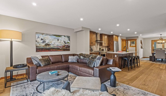 Spring Creek Vacations 4 BR Villa 32