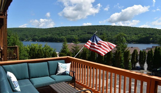 Spring has Sprung at our Centrally Located Lake View Condo that sleeps 6!
