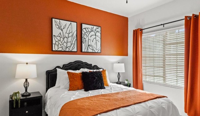 Spring Training Oasis King Bed Near Kierland