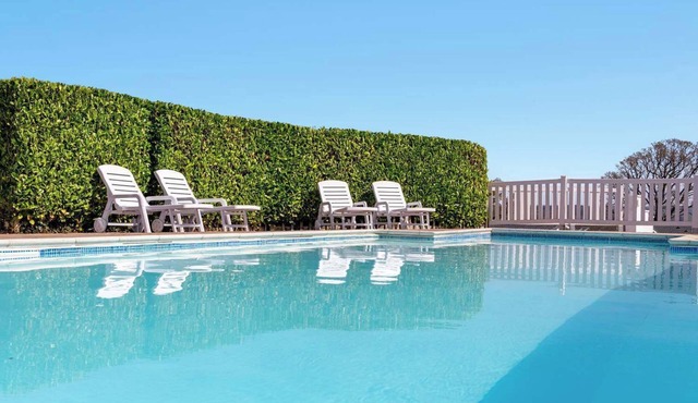 Springfield Deer View - Private Hot Tub & Communal Swimming Pool with Fishing nearby