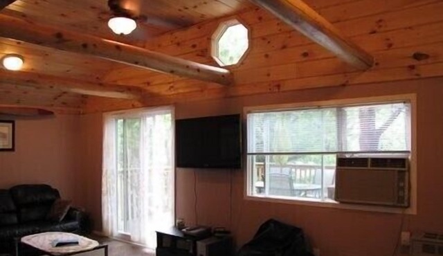 Springhaupt Luxury Home - Arden, Ontario