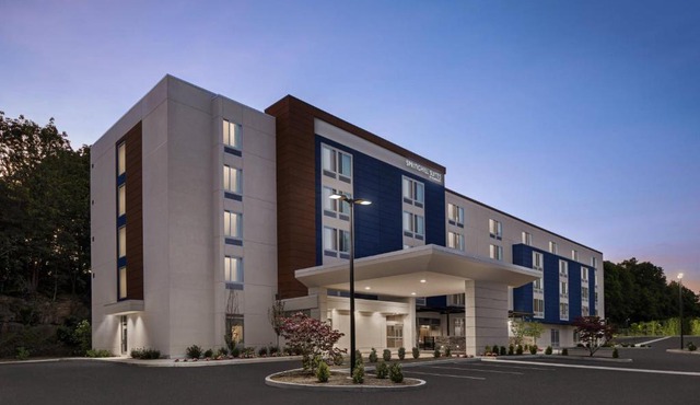 SpringHill Suites by Marriott Tuckahoe Westchester County