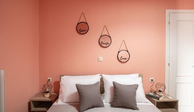 Square Apartment