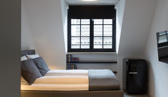Square Rooms 8