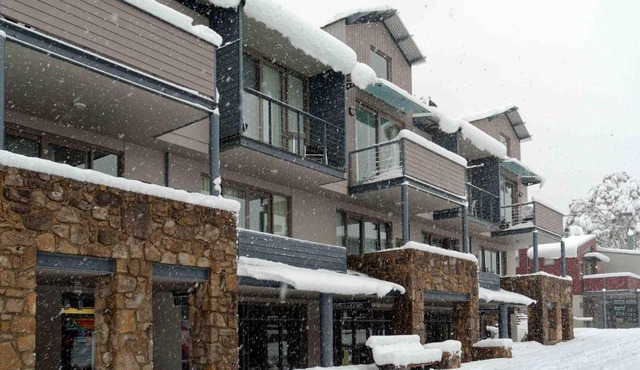 Squatters Run Apartments