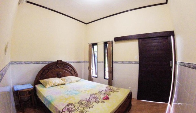 Sri Beach Inn