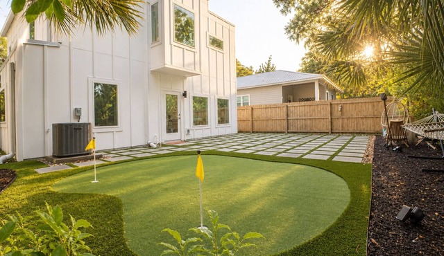 St. Augustine 3BR Retreat · 2 King Suites · Putting Green · 1 Mi. to Downtown