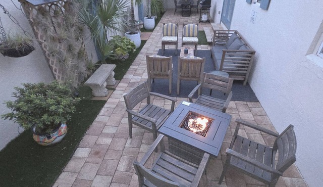 St. Augustine Charm: Walk to Historic Downtown, Minutes to Beach!