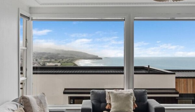 St Clair Heights-Ocean views