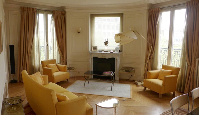 ST GERMAIN, BALCONY, VIEW, 2 BATHS, 30–60 days ahead? Private offer. BEV-VBs