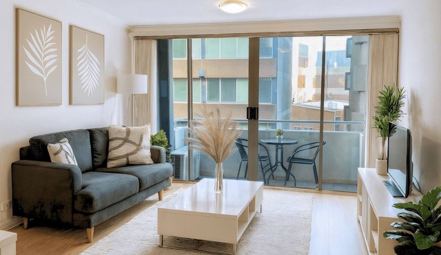 St Leonards- LN409 Atchison Street - Spacious 1BR + Study with Balcony Parking Near St Leonards Station