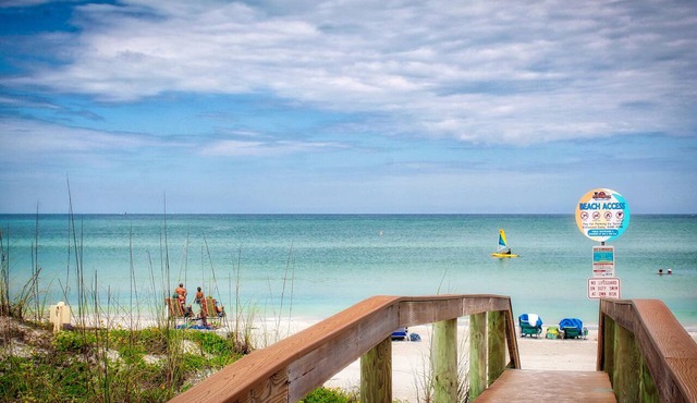 St Pete Beach Sun Harbor Waterfront Parking WiFi 1/1