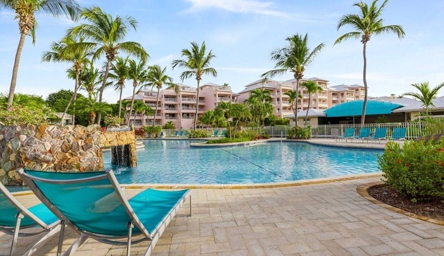 St. Thomas | Romantic Beach Retreat | Pool + Beach