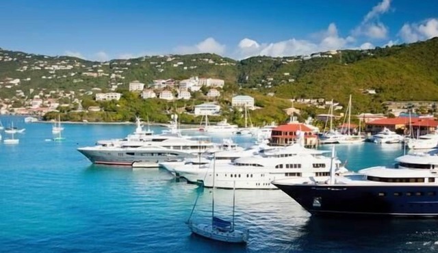 St. Thomas Studio Suite w/Private Beach, Ocean Views, Resort Pool, WiFi