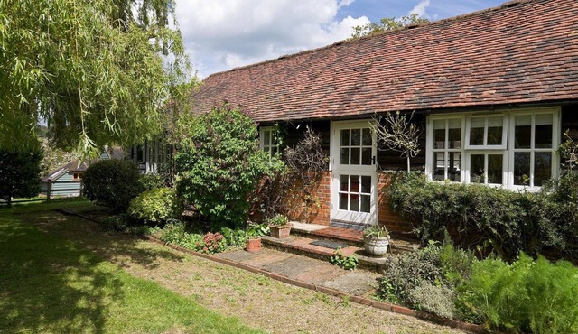 * Stable Cottage * Hamptons Farmhouse, Child Friendly Holidays