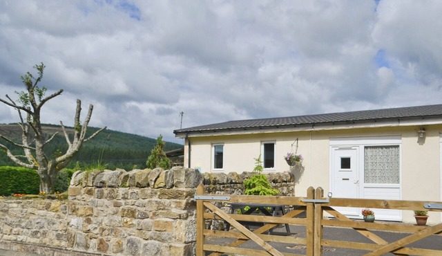 Stable Cottage - UKC645