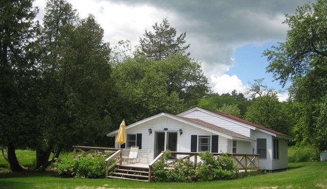 Stable Properties - Spectacular views on Lake Champlain