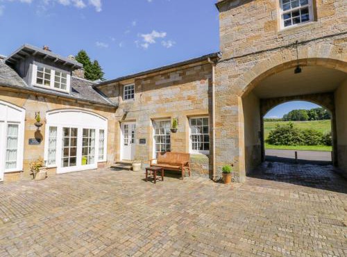 Stables - Uk7235