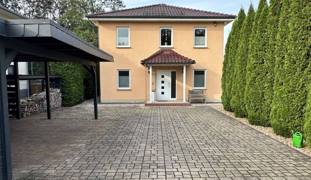 Stadtvilla in Leipzig 7 Personen 3 Schlafzimmer 2 Bäder Garten und Terrasse