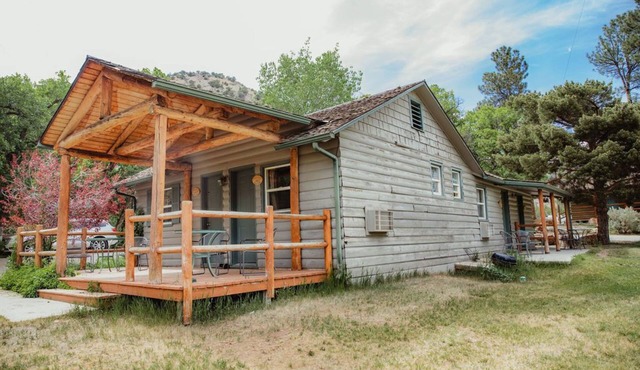 Stagecoach Stop Cabin