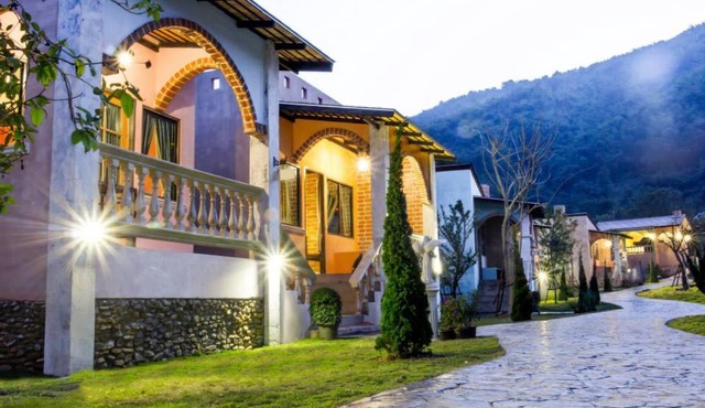 Stamp Hills Resort
