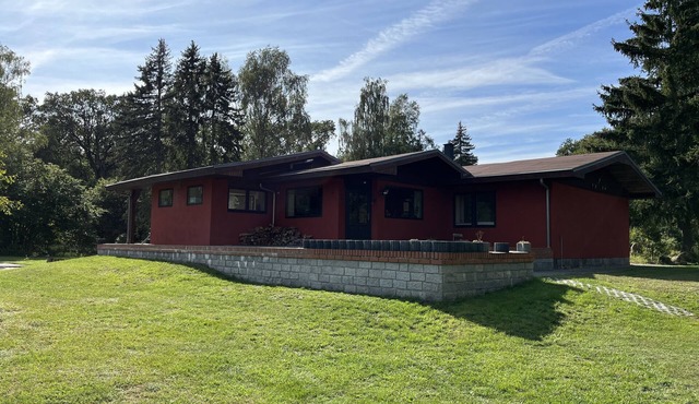 Standalone idyllic holiday home in the middle of nature for 6 to 8 people