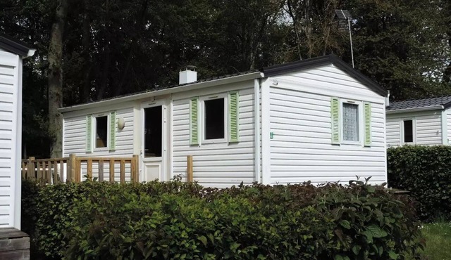 Standard 3-room mobile home sleeps 4