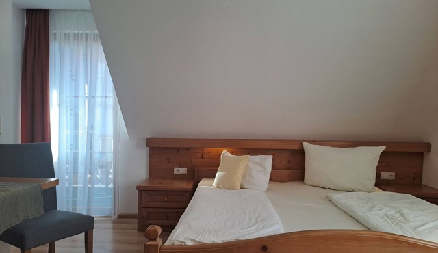 Standard double room with shower and toilet