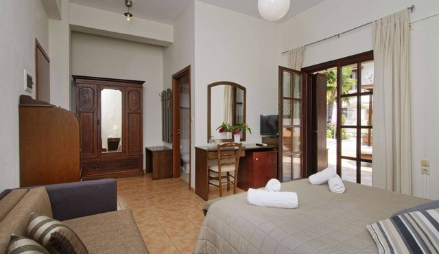 Standard room ground floor for 2 adults+1 child - pool view #1
