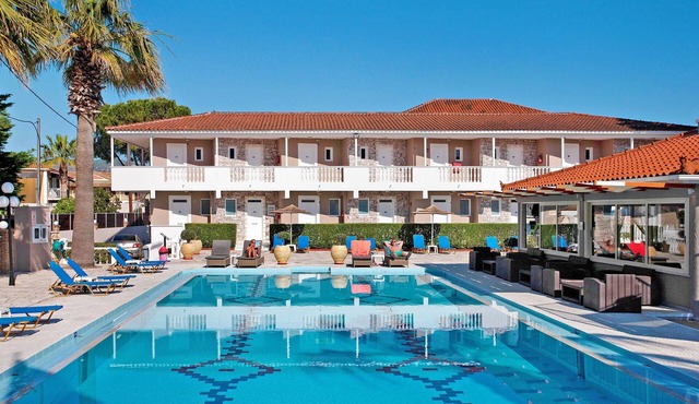 Standard Studio "Paradise Zante Standard Studio 4" with Shared Pool & Wi-Fi