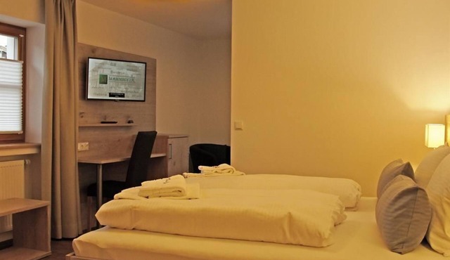 Standard Suite with Balcony - Mammhofer Suite & Breakfast