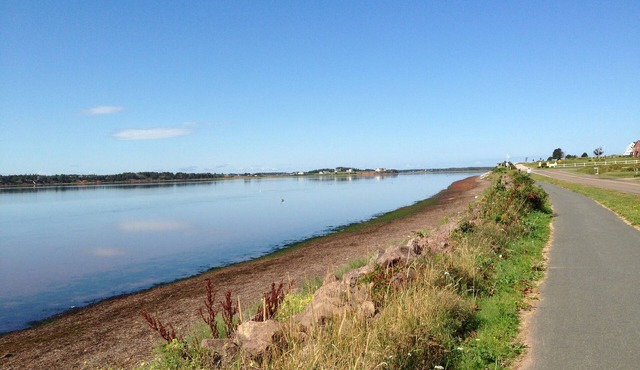 Stanhope Beach House in peaceful PEI - two unit duplex, 5 bedrooms total