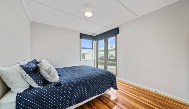 Stanley on Park - Waitārere Beach Holiday Home